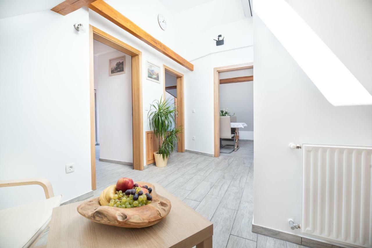 Apartment & Room Pristov Zirovnica Esterno foto